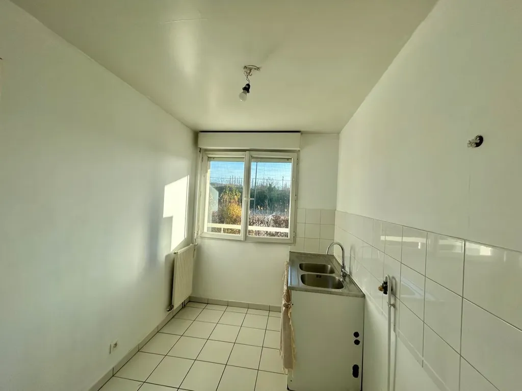 Cucina - Bright 3-Bed Apartment with Balcony in Palaiseau