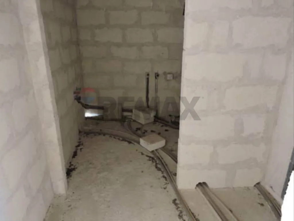 Toad - Industrial Warehouse with Customisation Potential in Mola di Bari