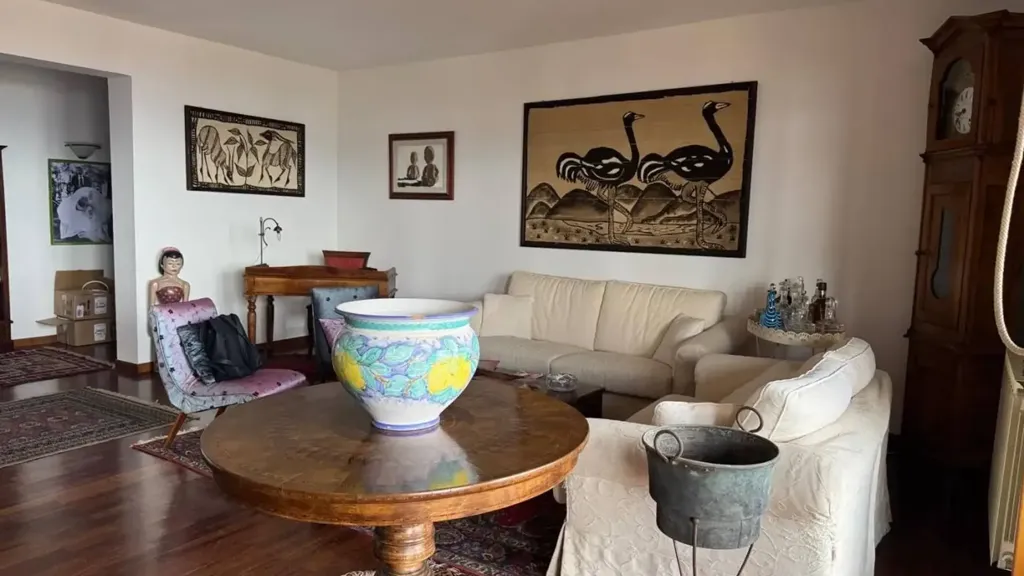 Soggiorno - Multi-Level Apartment with Terrace in Messina