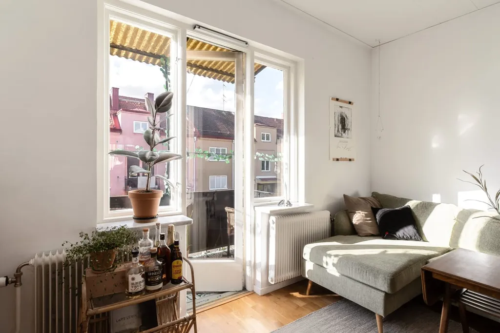 Soggiorno - Apartment with West-Facing Balcony in City Proximity