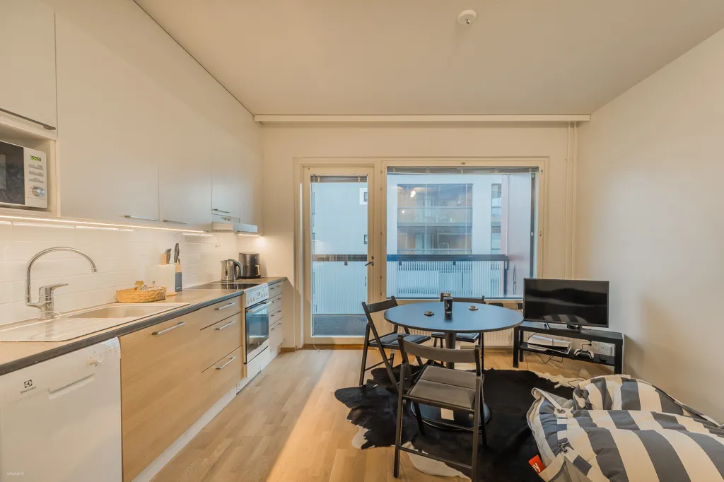 Cuisine - Compact Apartment with Glazed Balcony in Lohja Centre