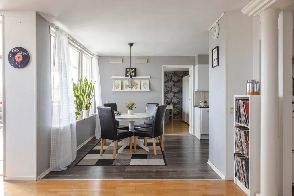 Salle à manger - Modern Flat with Balcony in Västerås