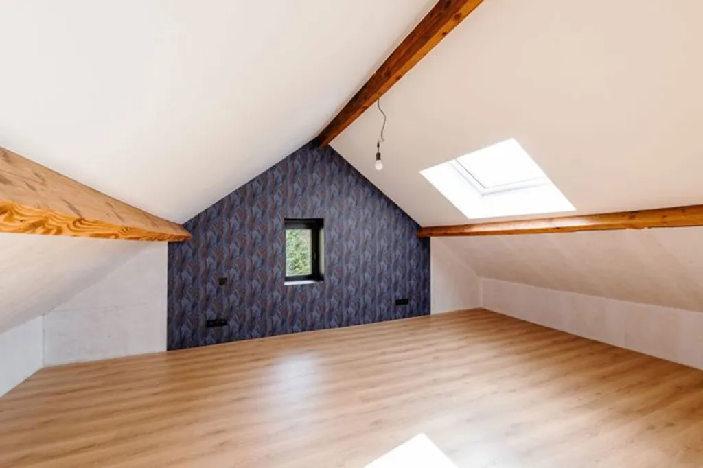 Pièces - Maison Rénovée avec Jardin à Beauregard