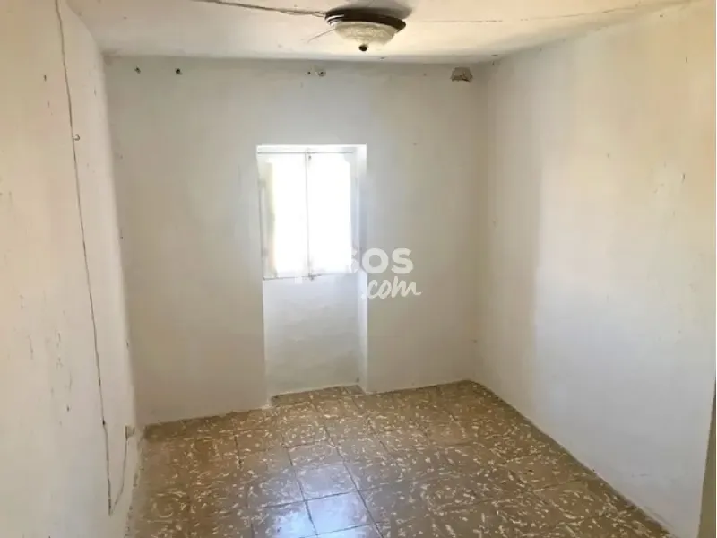 Toad - Adosado for Renovation in Ibros