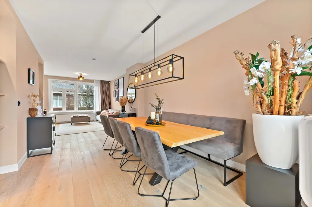 Salle à manger - Renovated Apartment with Balcony in Blijdorp