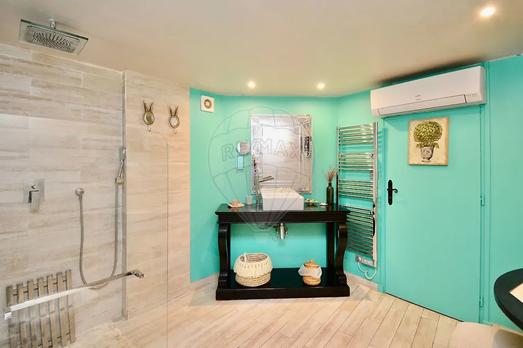 Vannitoad - Character Mas with Pool in La Roquette-sur-Var
