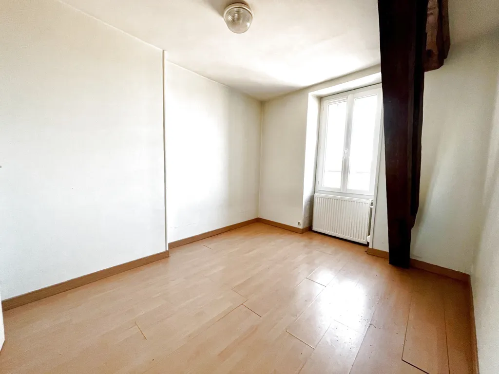 Pièces - Appartement Mansardé avec Vue Panoramique à Avallon