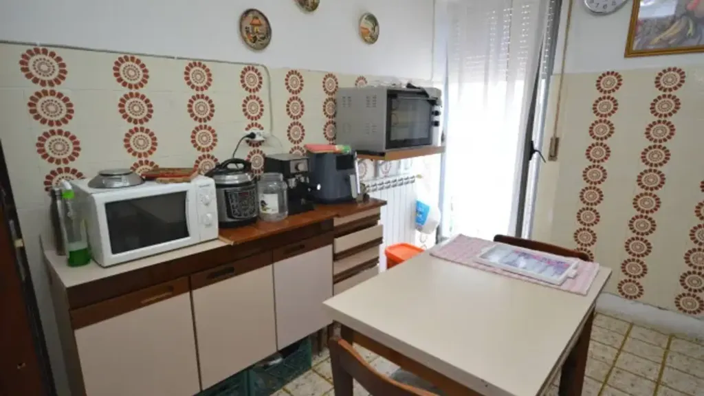 Köök - Spacious Apartment with Balcony in Crosia