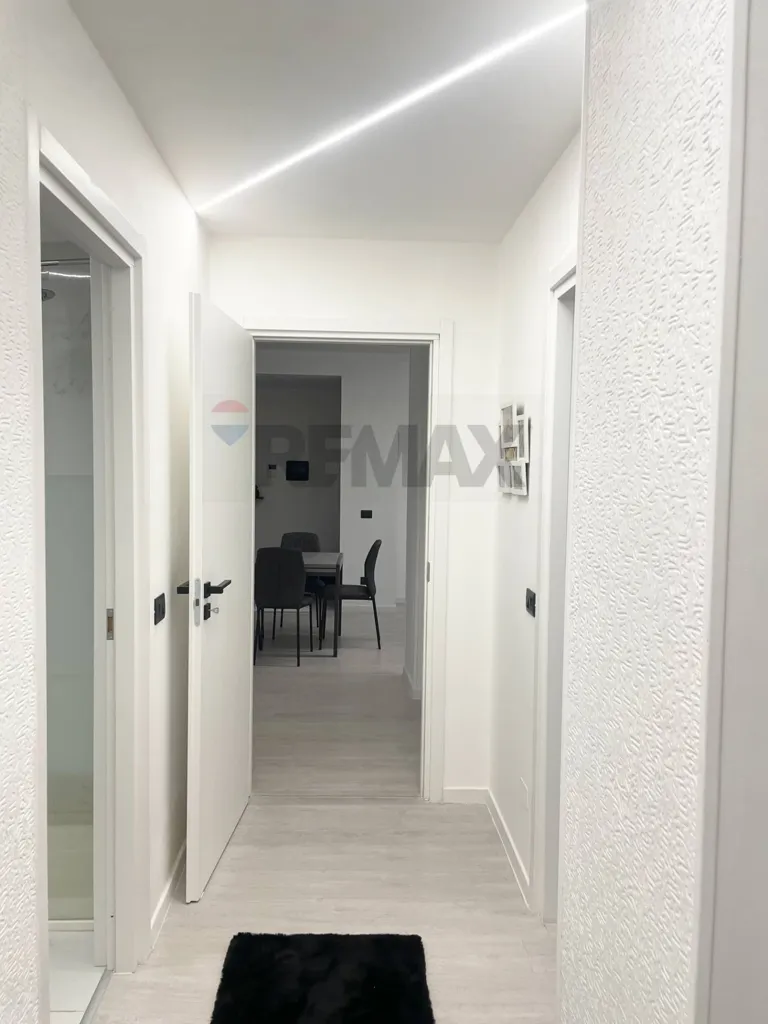 Entrée - Renovated Apartment with Balconies in Voghera