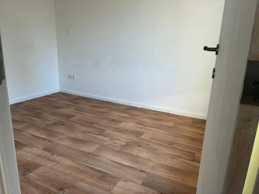 Toad - Spacious Open Plan House with Garden in Kortemark