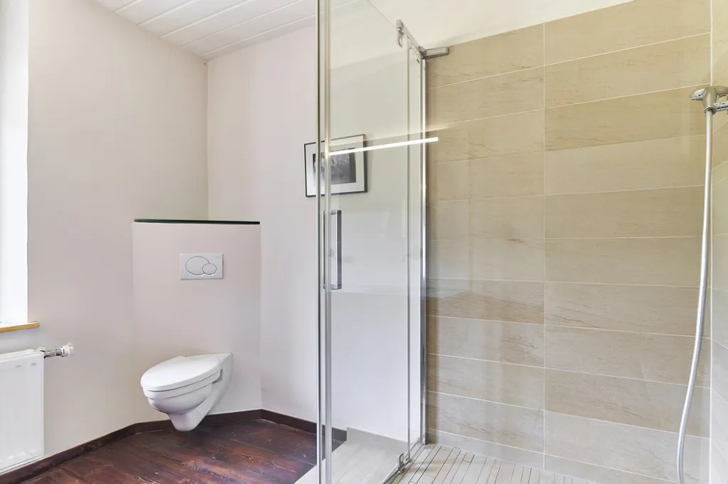 Salles de bain - Maison Ancienne avec Jardin à Biwer