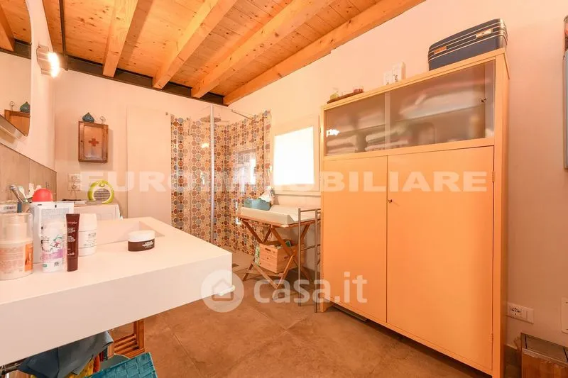 Salles de bain - Restored Terraced House with Private Garden in Ome