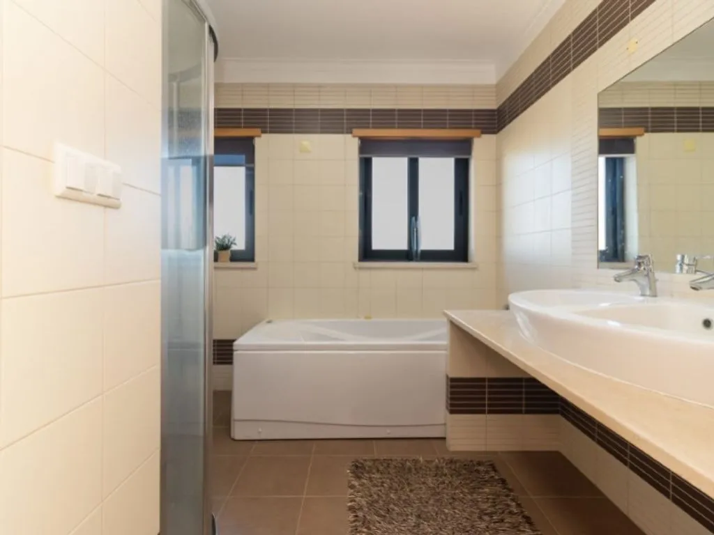 Vannitoad - Luxury House with Pool in Setúbal