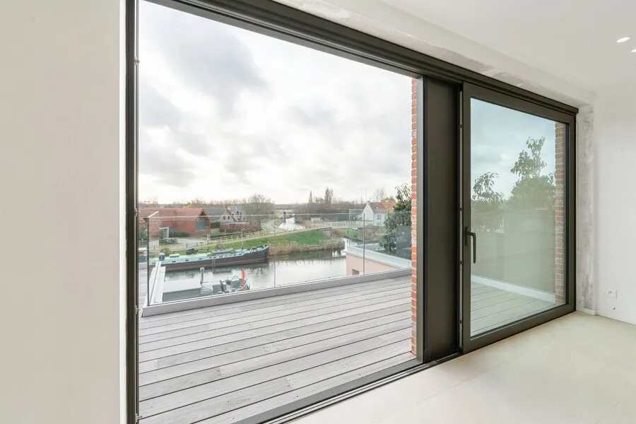 Balcon - Appartement avec vue sur l'eau à Veurne