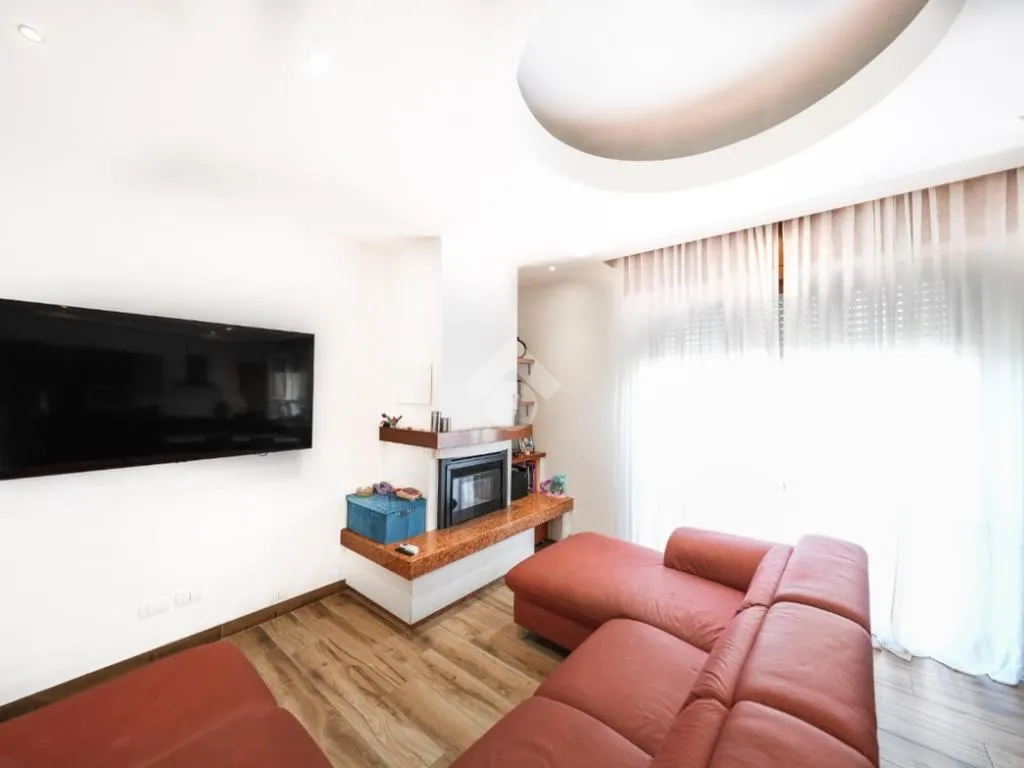 Séjour - Rustic Villa with Balcony in Verano Brianza