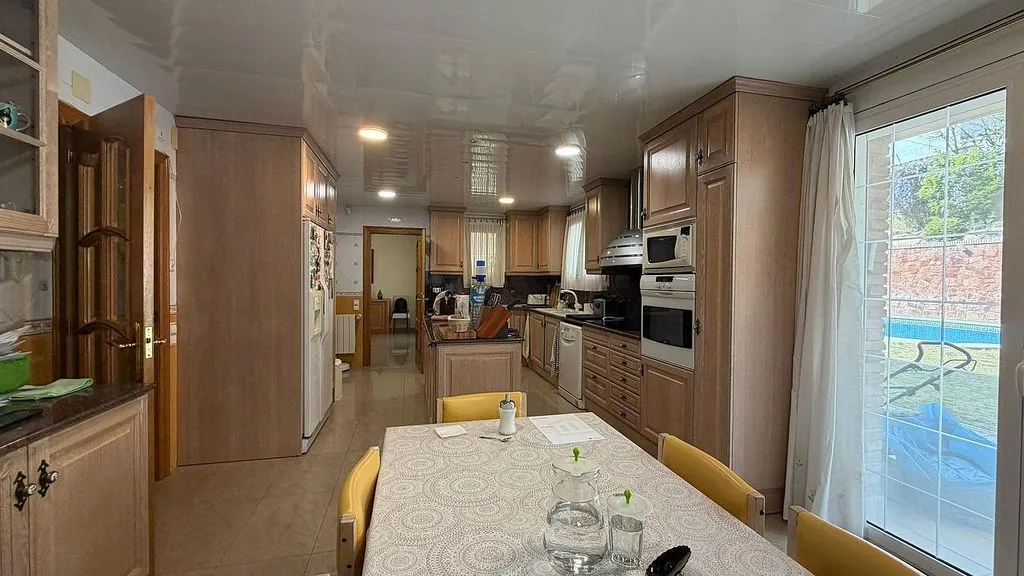Cuisine - Chalet with Pool in Vallromanes