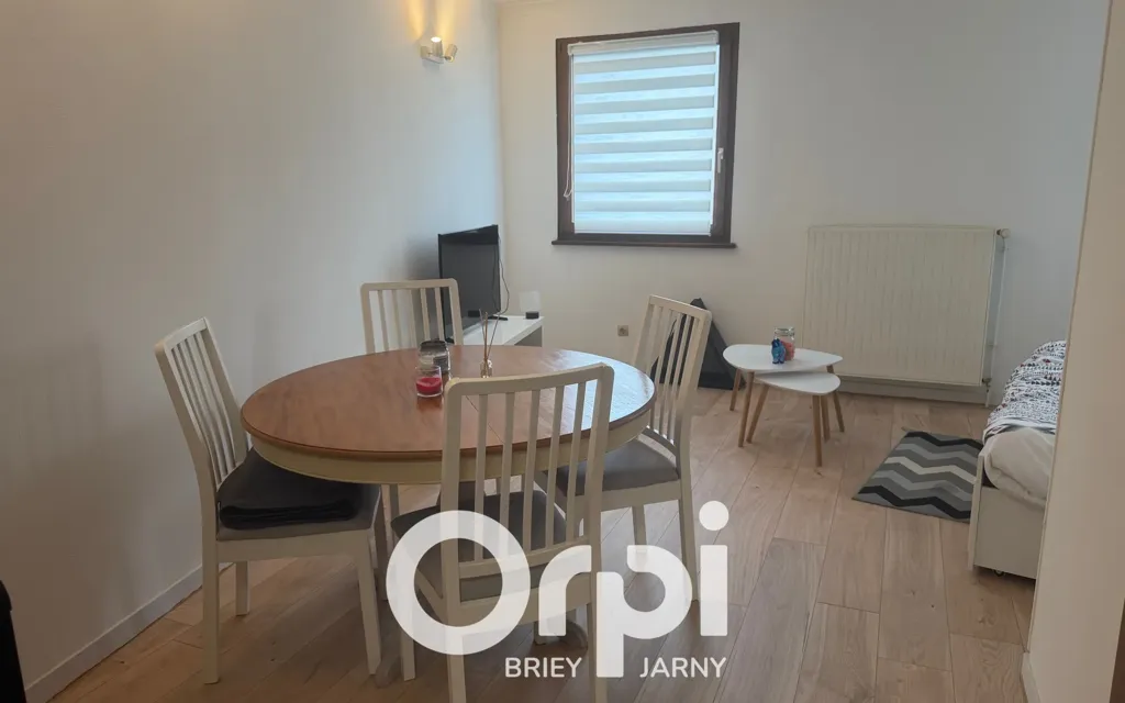 Salle à manger - Appartement meublé au rez-de-chaussée à Briey