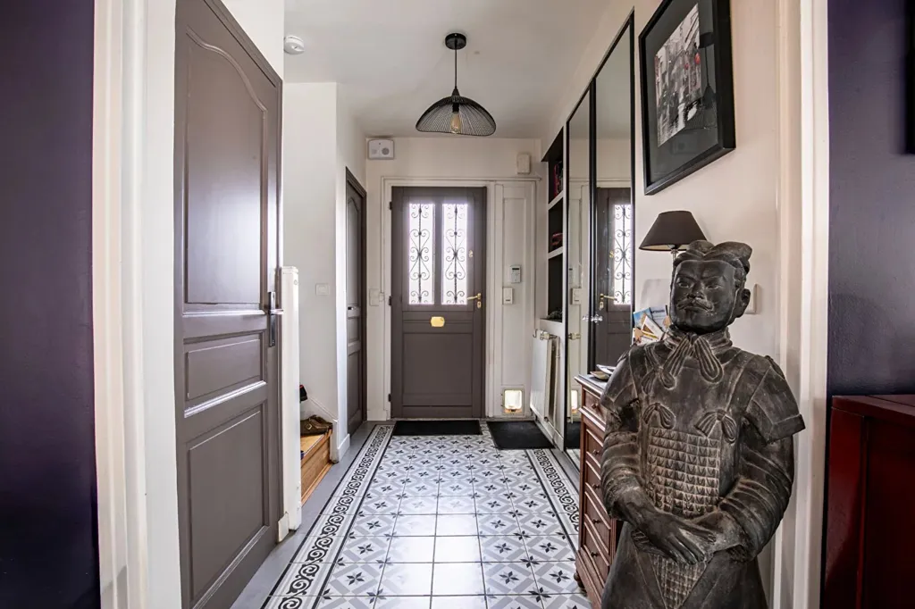 hallway_entrance