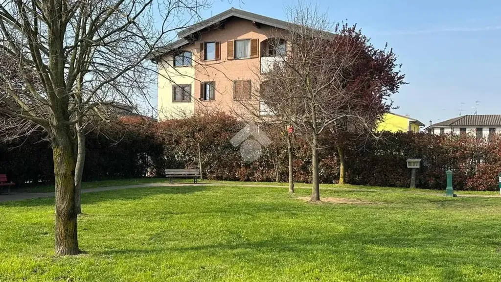Jardin - Attico with Balcony in Crespiatica