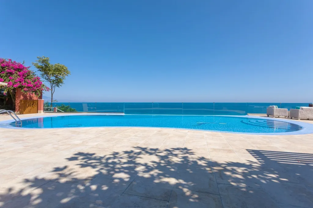 Piscine - Luxury Seafront Villa with Panoramic Views in Zakynthos