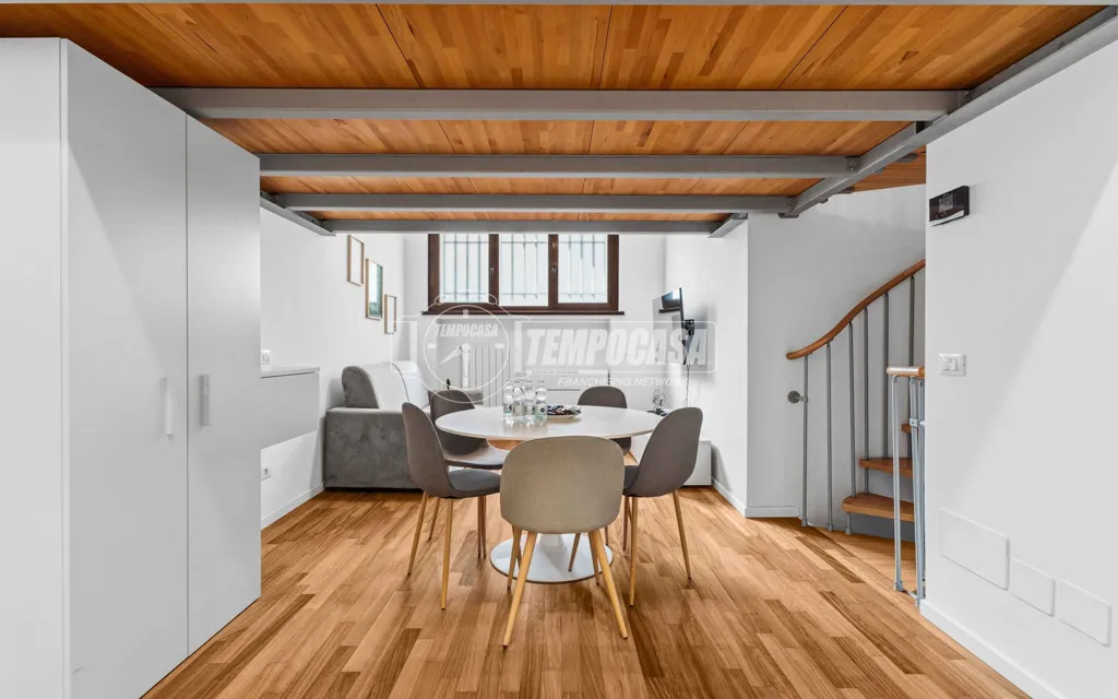 Sala da pranzo - Modern Loft with South View in Milan