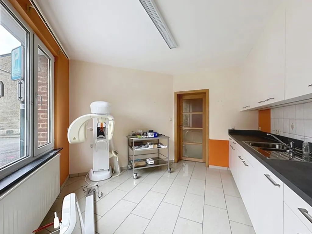 Cuisine - Espace Professionnel ou Habitation à Couvin