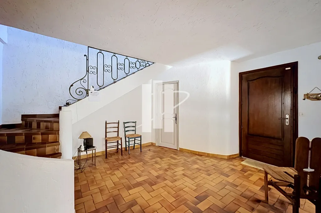 Entrée - Maison de Luxe avec Jardin au Calme à Saint-Raphaël
