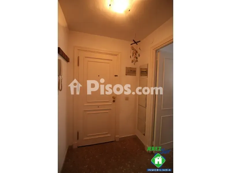 Entrée - Furnished Flat with Parking in Jerez Centre