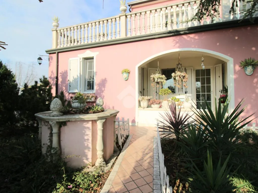 Exterior - Rustic Villa with Garden in Cesena