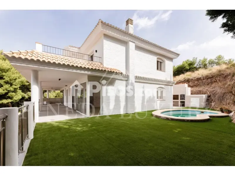Piscine - Luxury Chalet with Sea Views in Los Monasterios