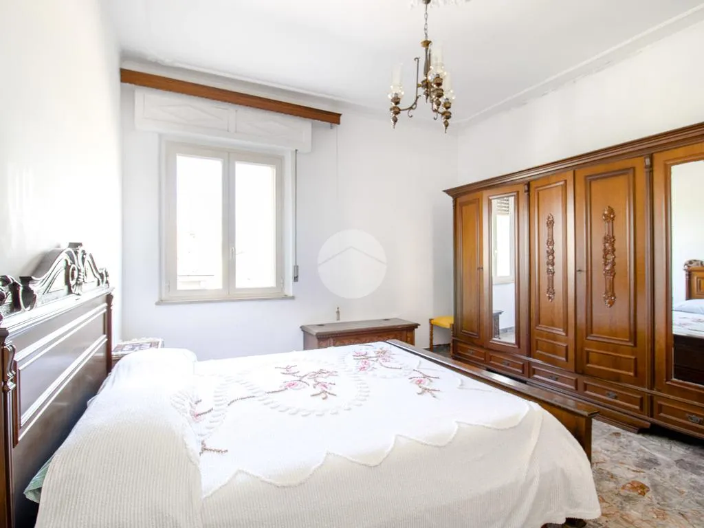 Chambres - Spacious 4-Room Apartment with Garage in Atri
