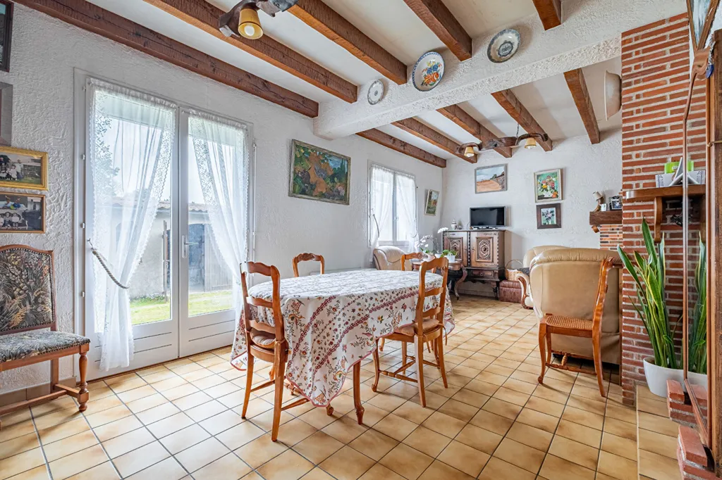 Söögituba - Charming 7-Piece House with Garden in Pornic