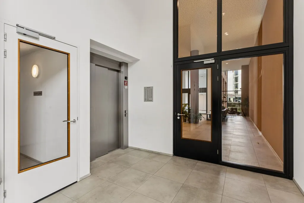hallway_entrance