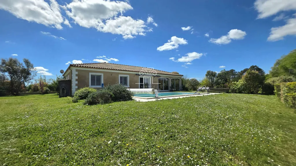 Aed - Modern Villa with Pool in Eauze