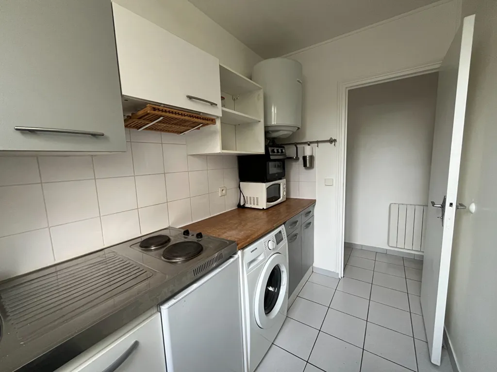 Cucina - 2-Bedroom Flat with Garden View in Suresnes