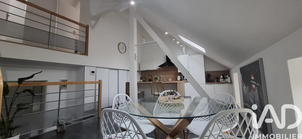 Salle à manger - Triplex Rénové avec 3 Chambres à Creutzwald