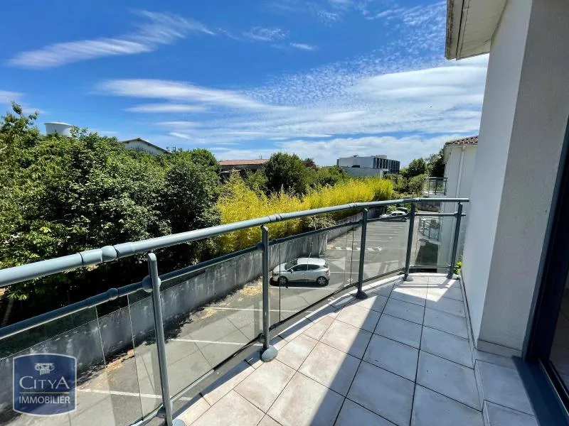 Balcony - Apartment with Balcony in Niort