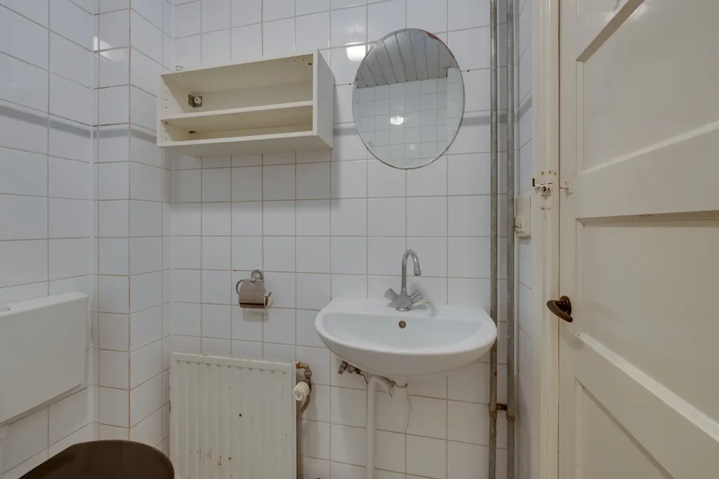 Vannitoad - Charming Two-Bedroom Apartment with Balconies in Amsterdam