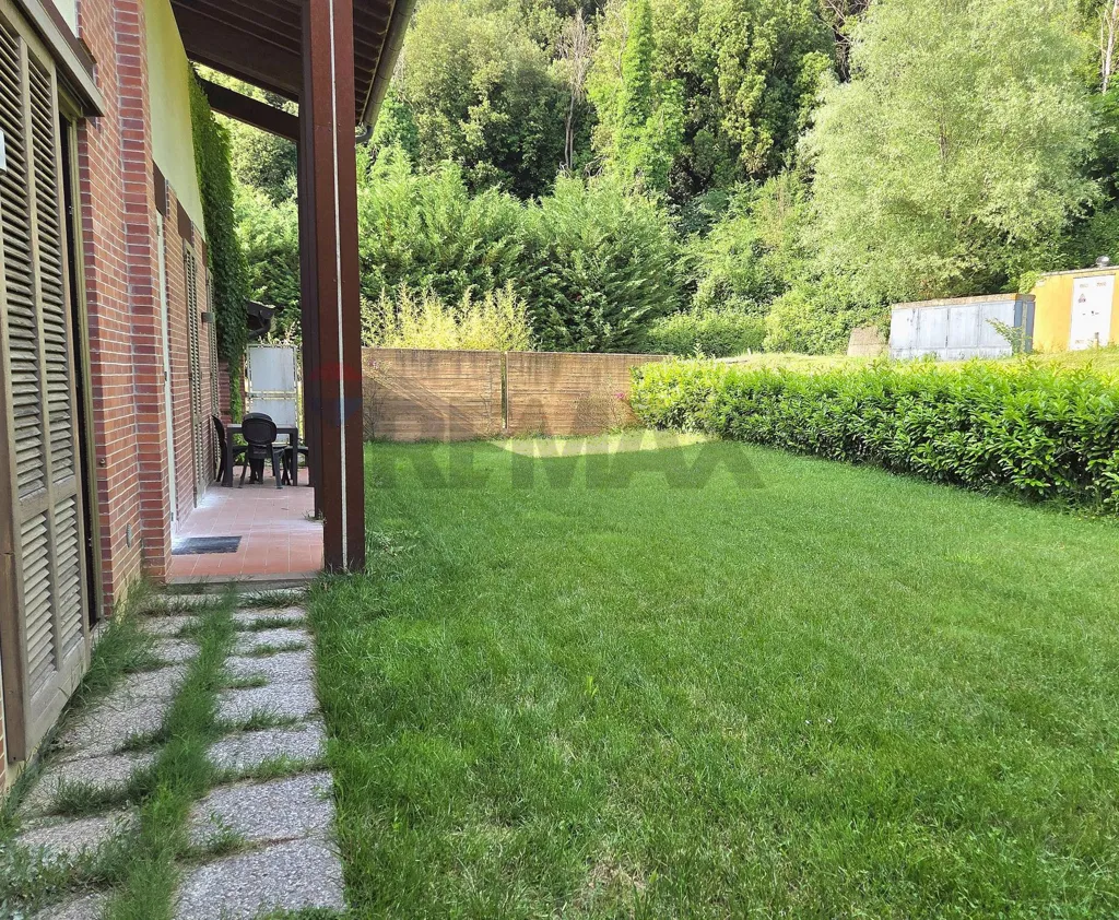 Aed - Bungalow with Garden in Terranuova Bracciolini
