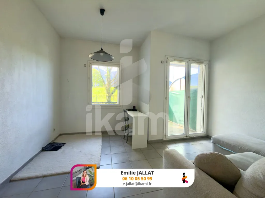 Soggiorno - Studio Rez-de-Jardin with Parking in Sassenage