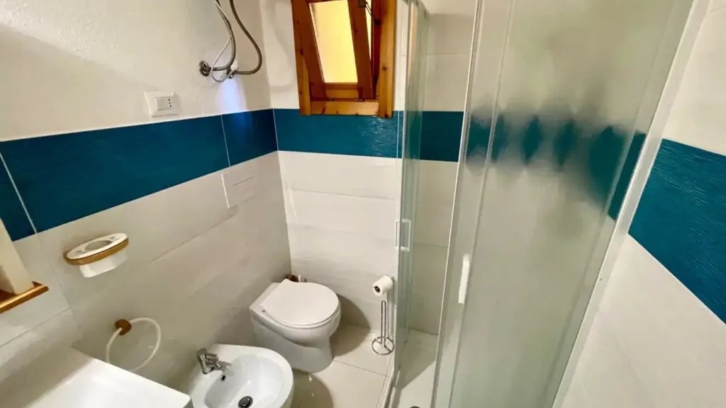 Salles de bain - Rustic Bungalow with Sea View in San Teodoro