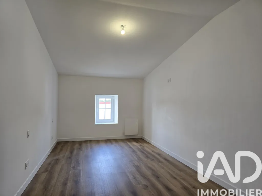 Pièces - Maison Rénovée avec Terrasse à Moragne
