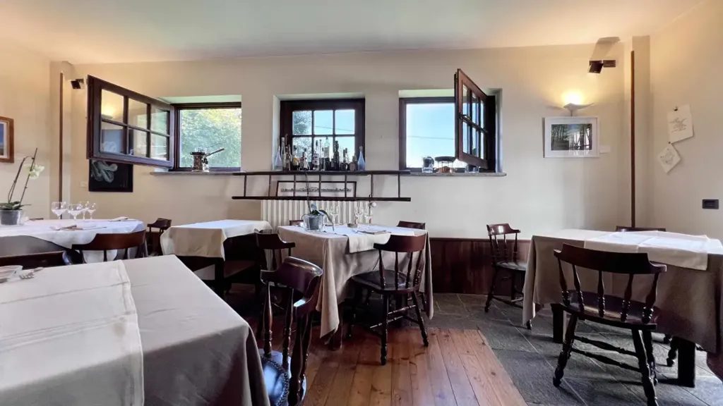 Villa with Equestrian Centre in Ameno