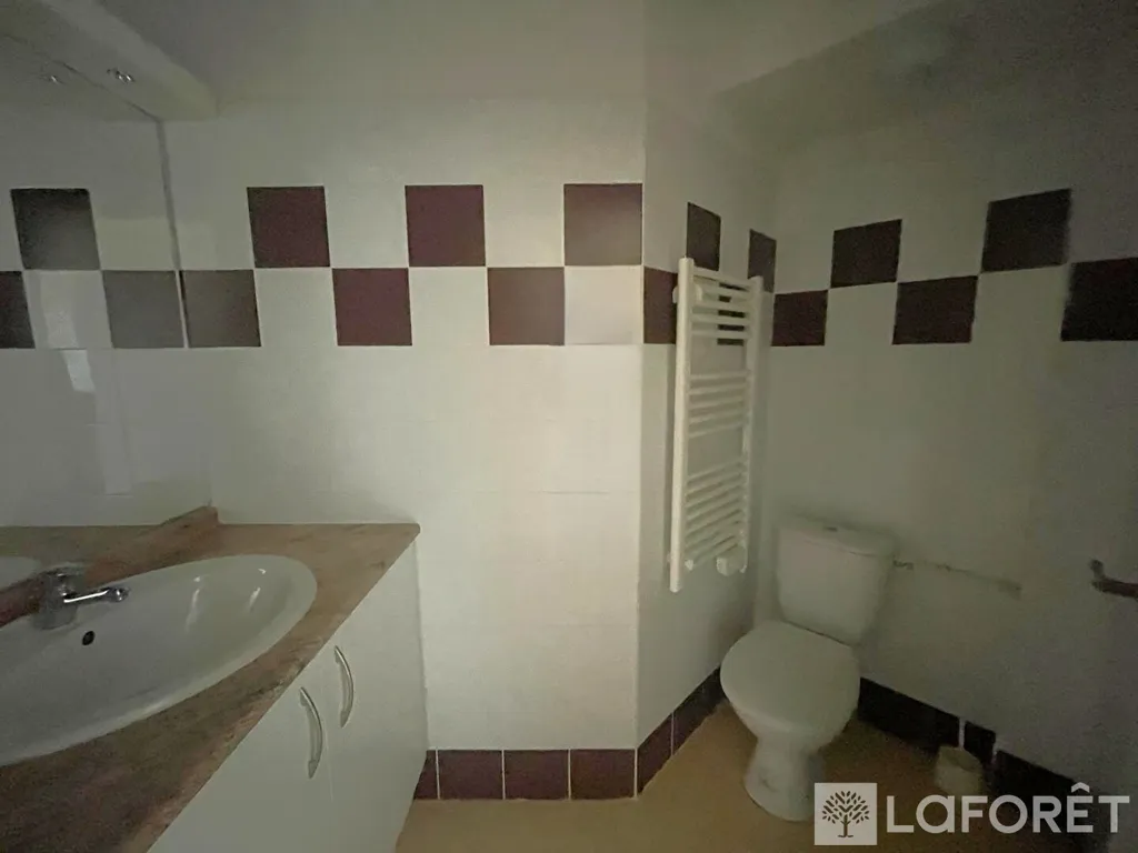 Salles de bain - Studio Meublé avec Piscine à Vernet-les-Bains