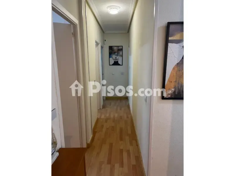 Esik - Spacious Flat with Garage in La Cañada