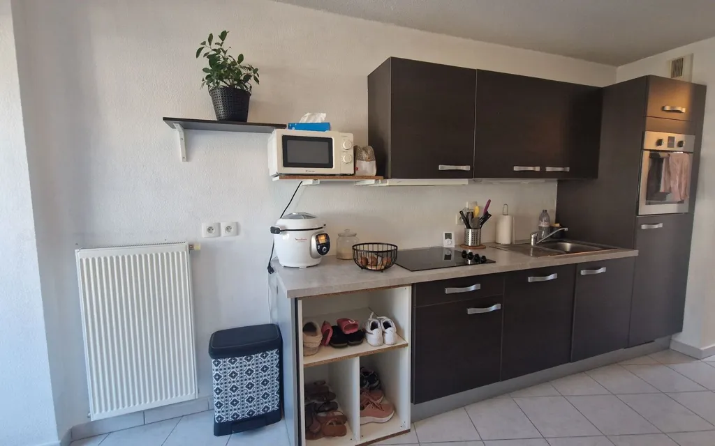 Cuisine - Appartement T2 avec Balcons au Centre de Cruseilles