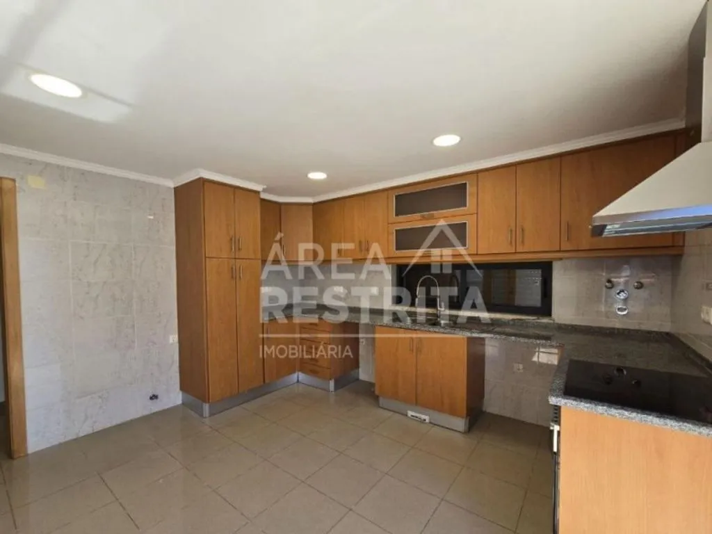 Cuisine - Luxury Detached House with Garden in Almada