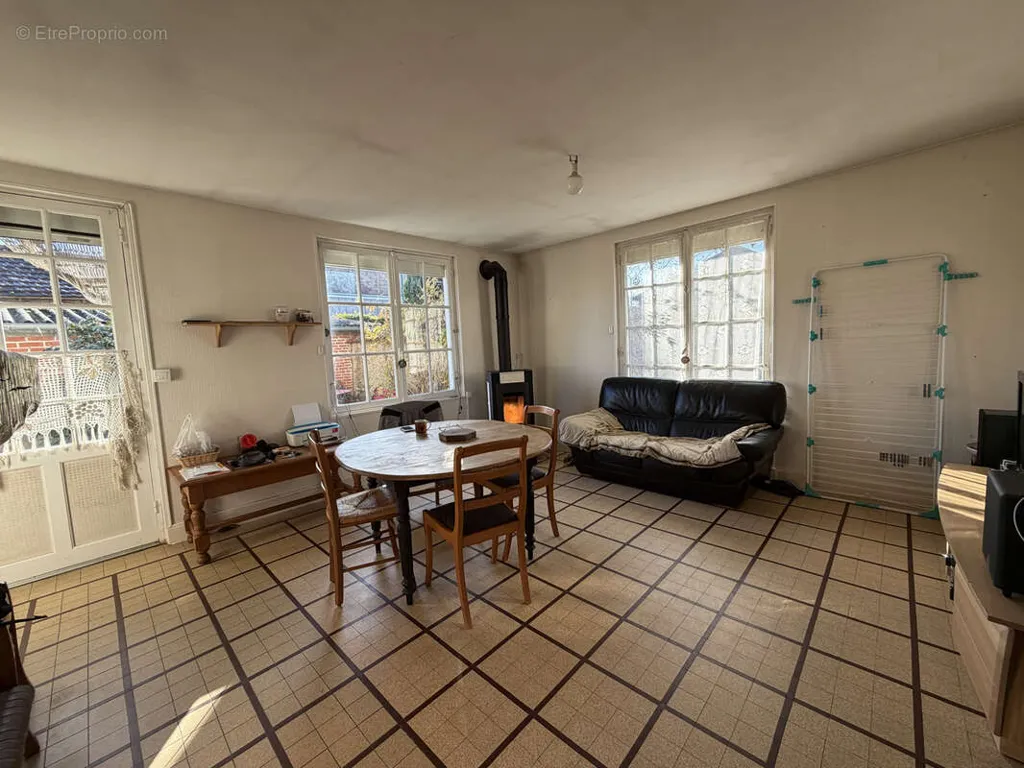 Salle à manger - Maison Ancienne avec Grand Terrain à 5 mn d'Anet