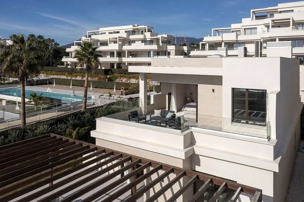 Bassein - Modern Villa with Sea View in Estepona