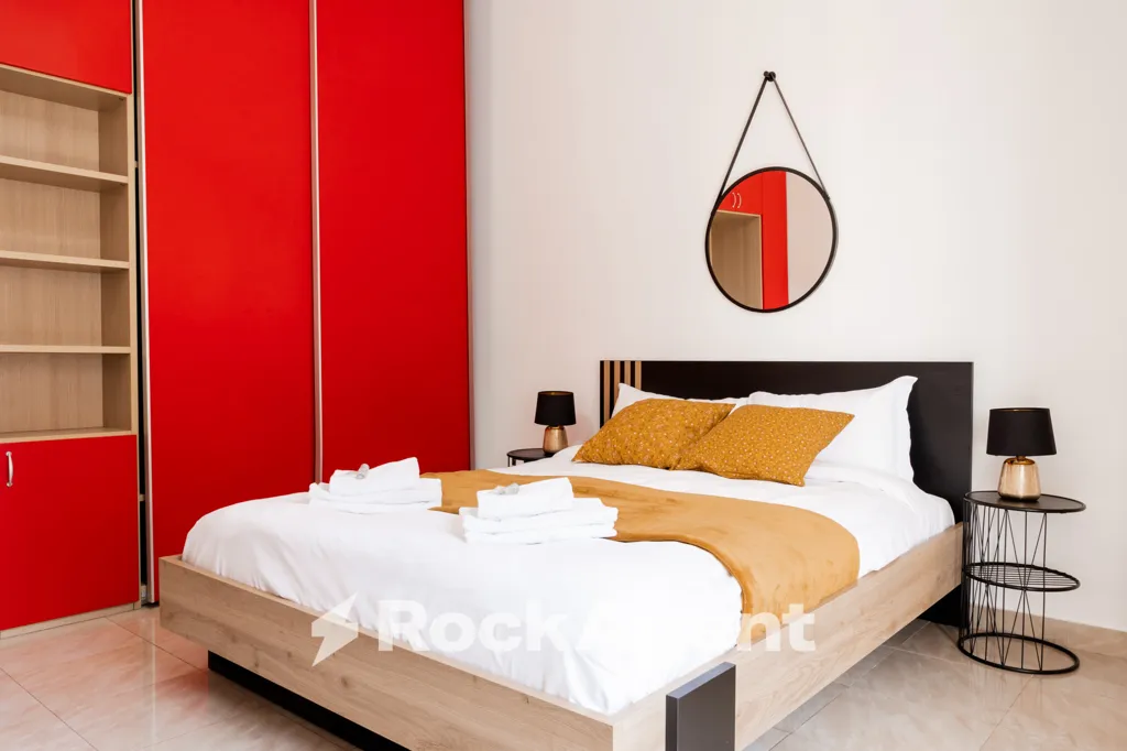 Schlafzimmer - 2-Bedroom Apartment with Balcony in Rome